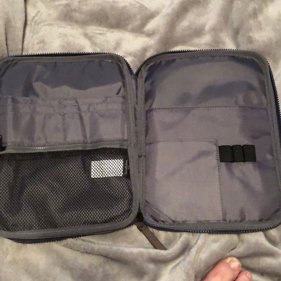 Tablet Organizer - Picture 2 of 4